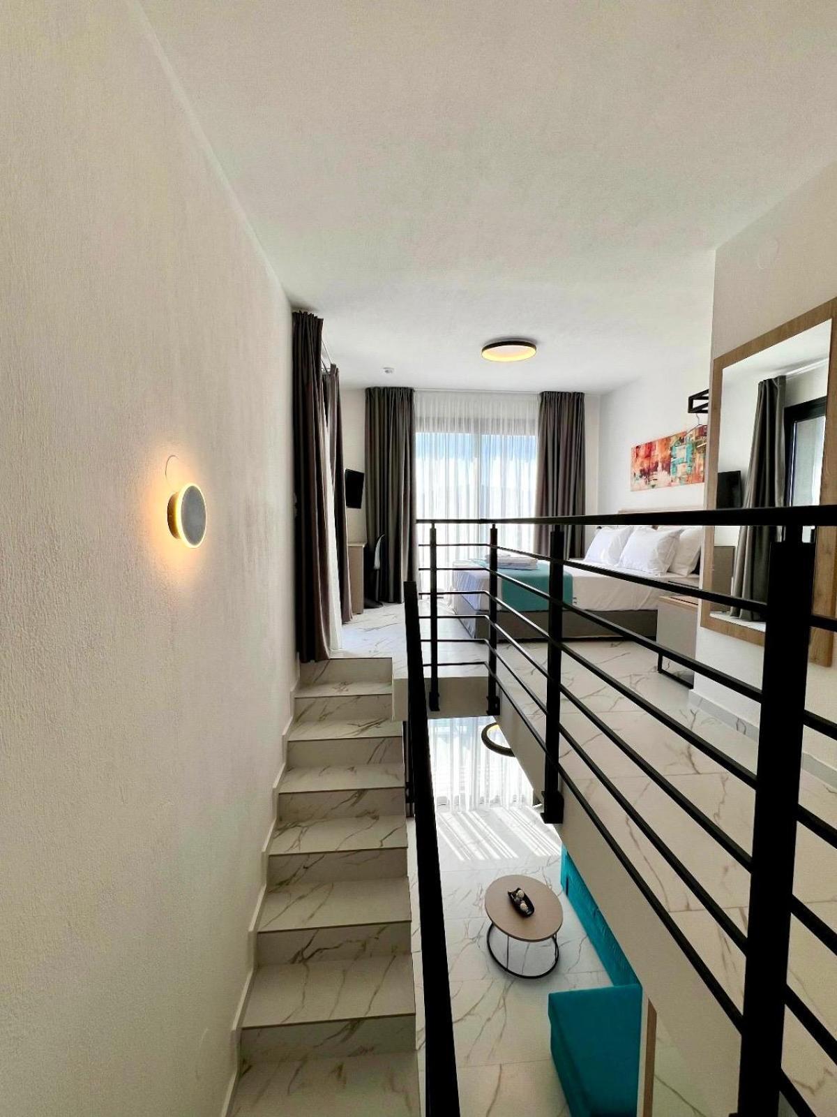 Four Shades Luxury Suites Sarti Exteriér fotografie