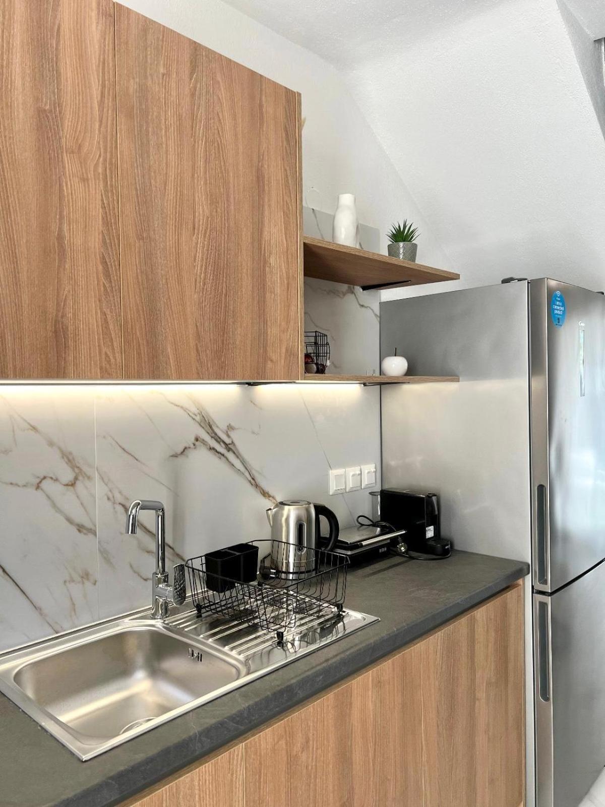Four Shades Luxury Suites Sarti Exteriér fotografie