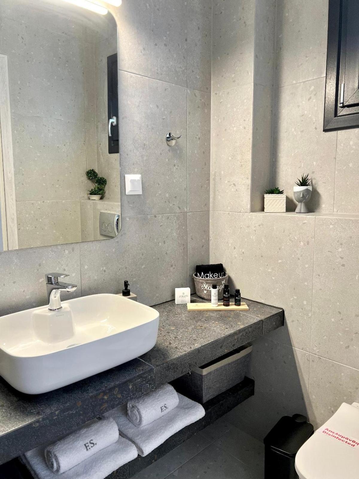 Four Shades Luxury Suites Sarti Exteriér fotografie