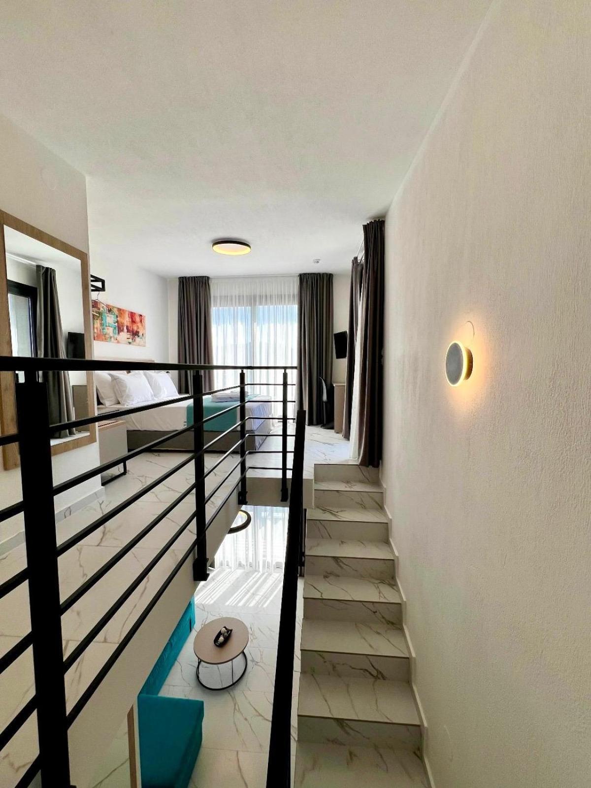 Four Shades Luxury Suites Sarti Exteriér fotografie
