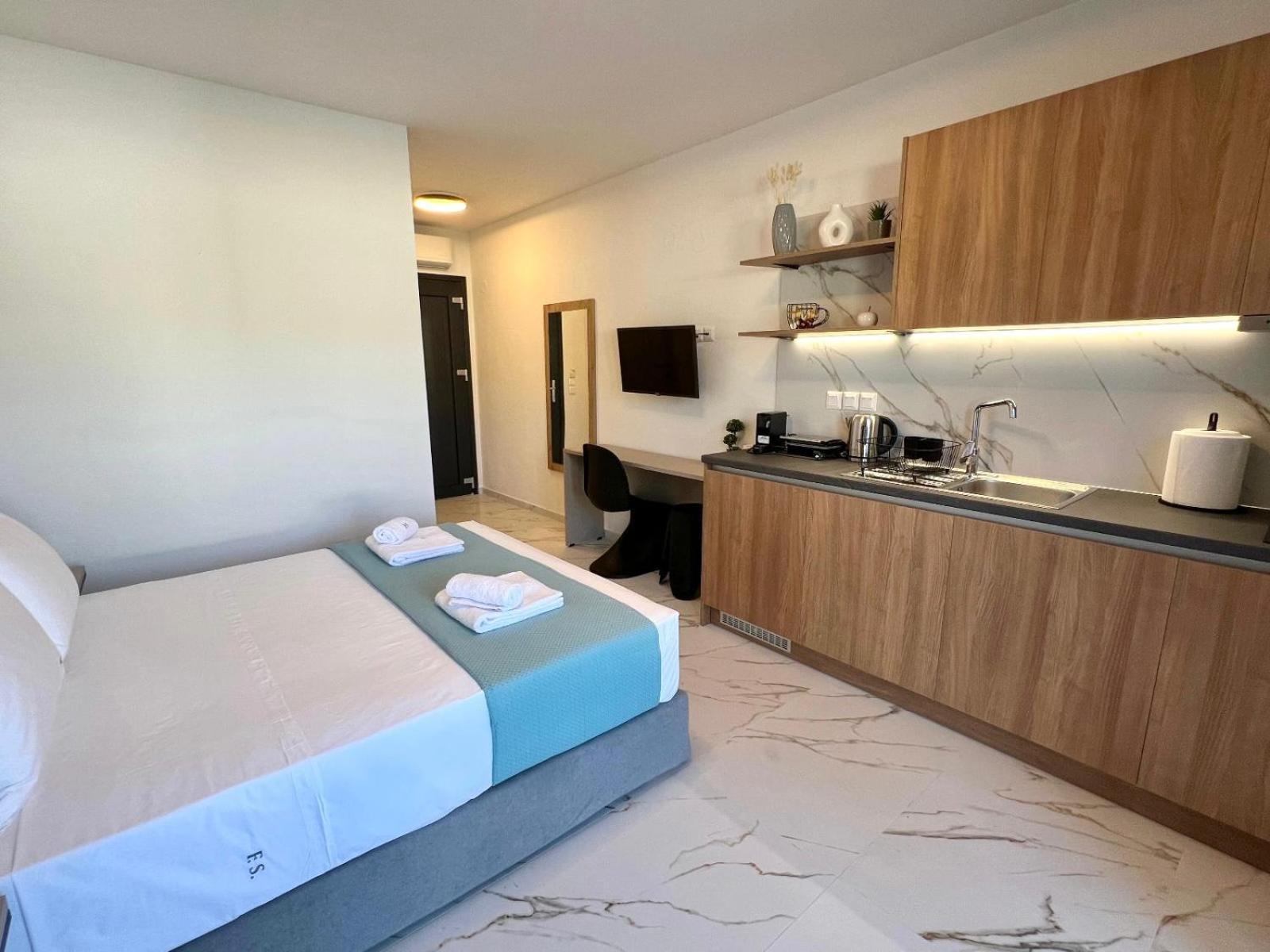 Four Shades Luxury Suites Sarti Exteriér fotografie